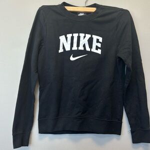 Nike black sweatshirt. Size (XS). Like New.